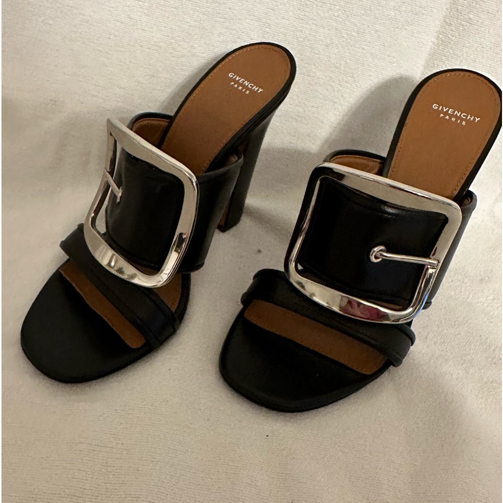 Authentic Givenchy buckle heels size 7